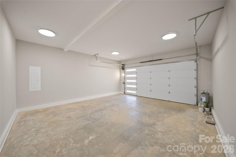 Spacious, unfurnished interior of a new home in , Asheville (Image 25).