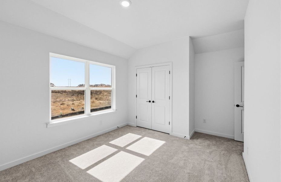 Spacious, unfurnished interior of a new home in Sunfield, Buda (Image 50).