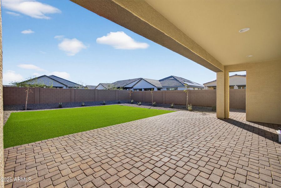 41_6x7a8311 41_6x7a8311