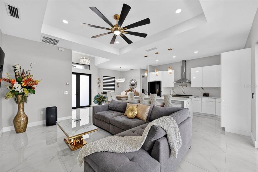 Furnished interior view inside a new home in , Lake Placid (Image 7).