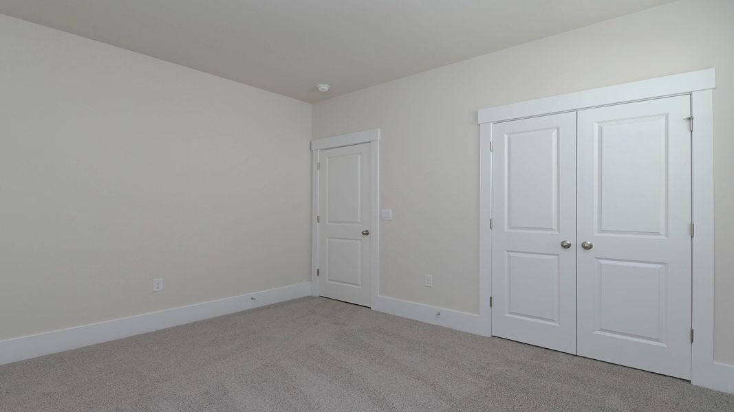 Spacious, unfurnished interior of a new home in Livingston Woods, Irmo (Image 28).