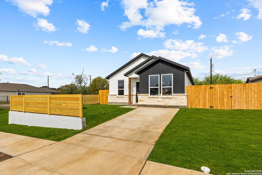 Image 28 of a home in . Image 28 of a home in .