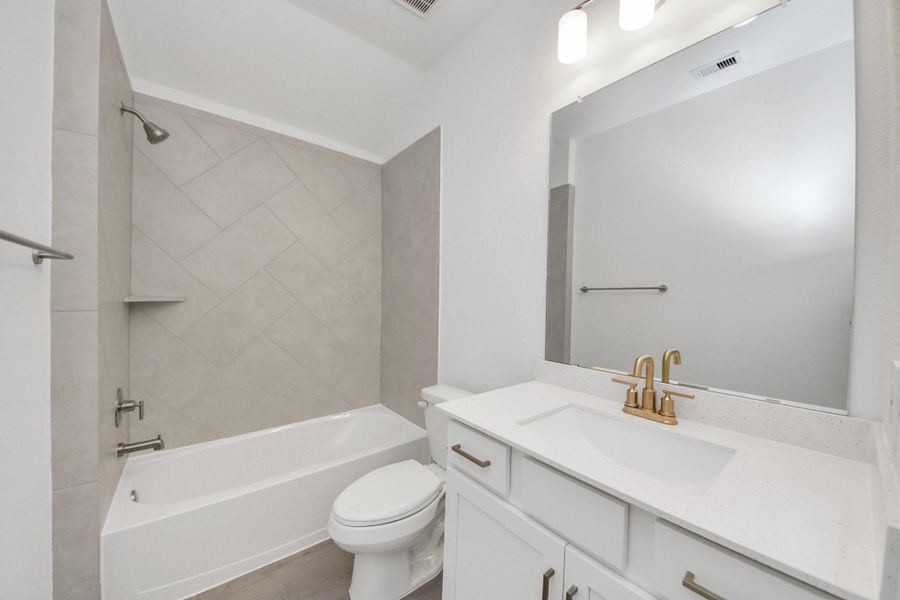 Furnished interior view inside a new home in Laurel Landing: Landmark Collection, Alvin (Image 16).