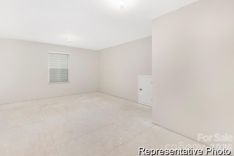 Spacious, unfurnished interior of a new home in Beaver Creek, Statesville (Image 18).