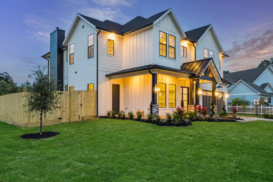 Oversized corner lot with massive front and back yards in prestigious Oak Forest Oversized corner lot with massive front and back yards in prestigious Oak Forest