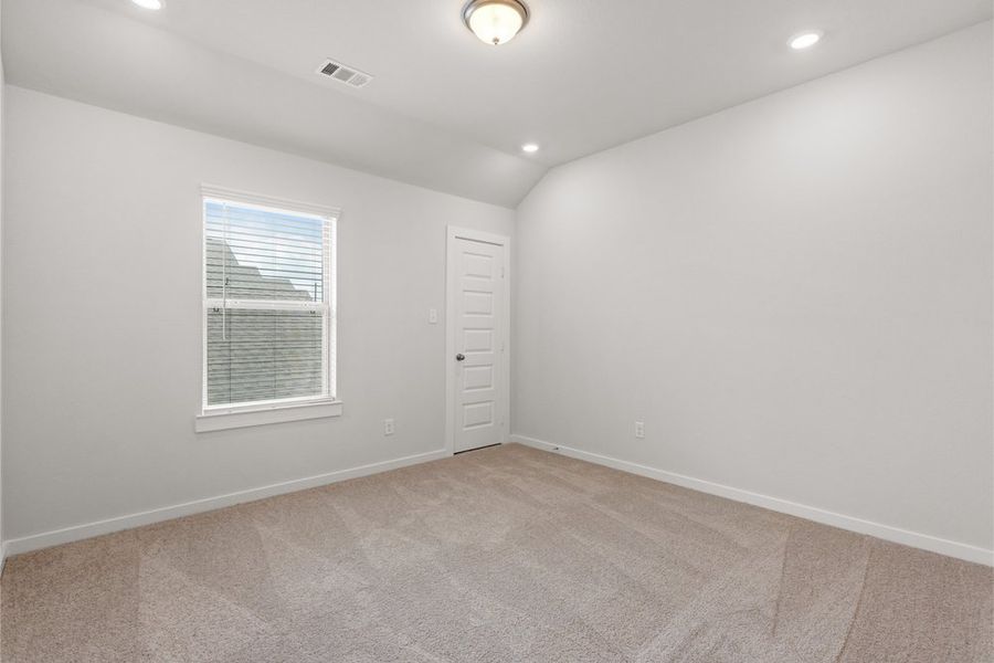 Spacious, unfurnished interior of a new home in Glendale Lakes, Rosharon (Image 22). Spacious, unfurnished interior of a new home in Glendale Lakes, Rosharon (Image 22).