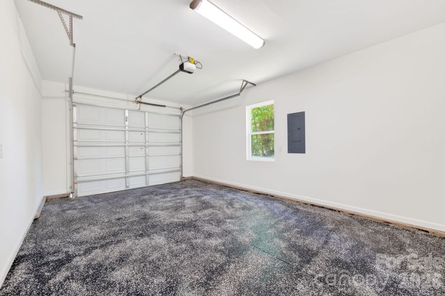 Spacious, unfurnished interior of a new home in , Shelby (Image 23).