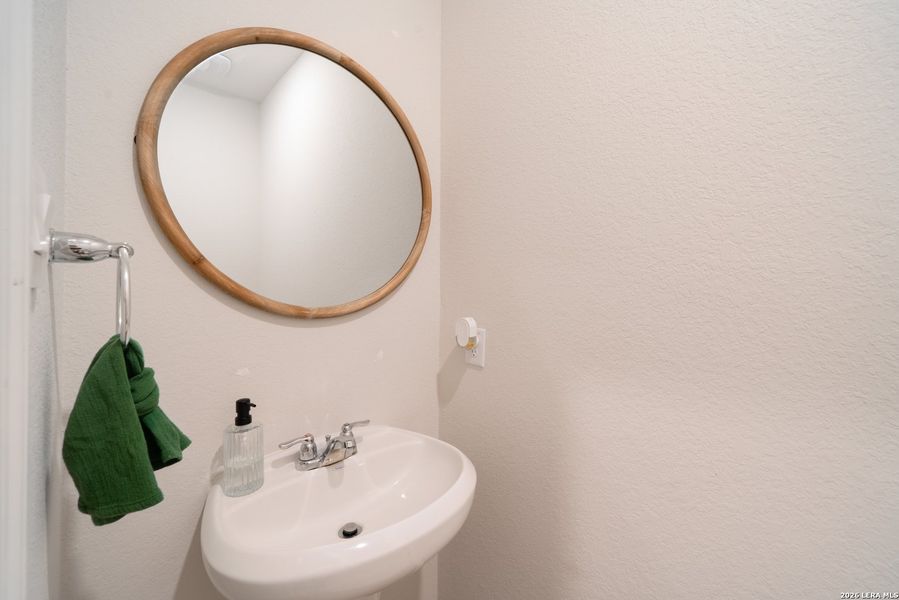 Close-up of interior finishes inside a home in , Floresville (Image 19).