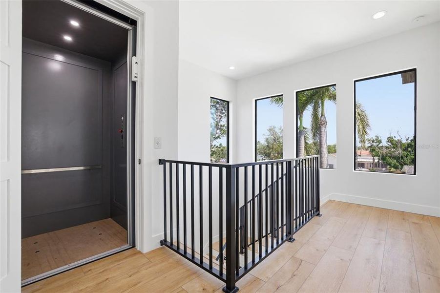 Spacious, unfurnished interior of a new home in , St. Petersburg (Image 22).