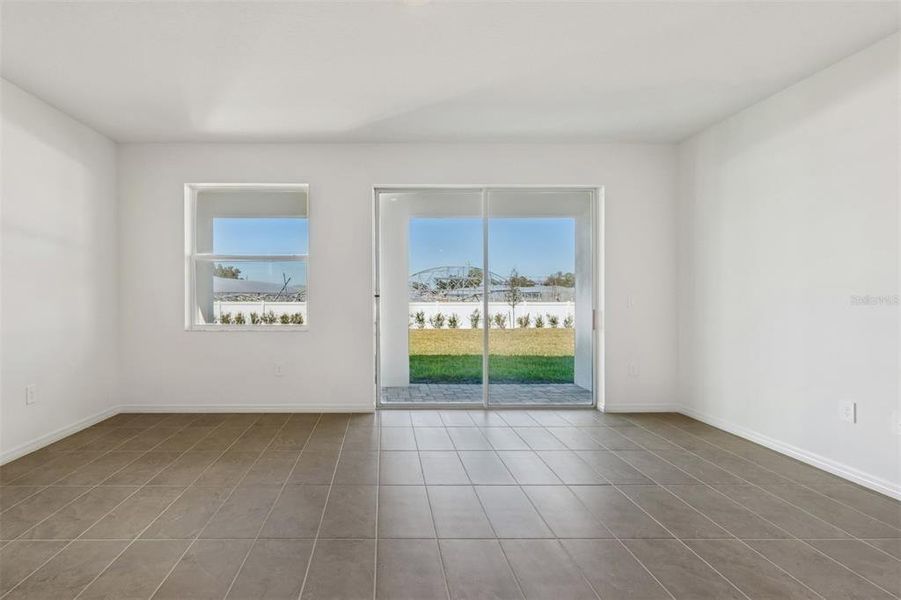 Spacious, unfurnished interior of a new home in Southpointe, Palmetto (Image 17).