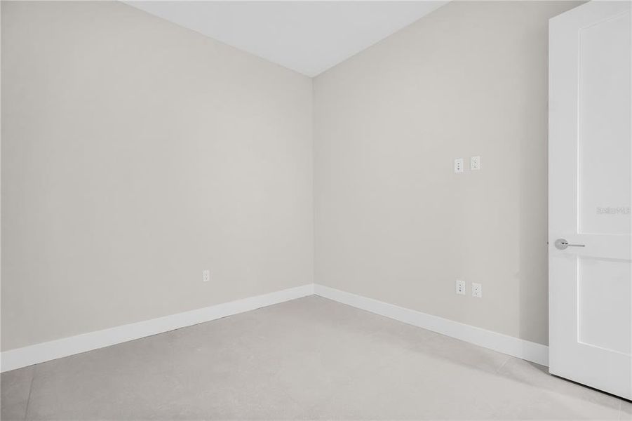 Spacious, unfurnished interior of a new home in , St. Petersburg (Image 22).