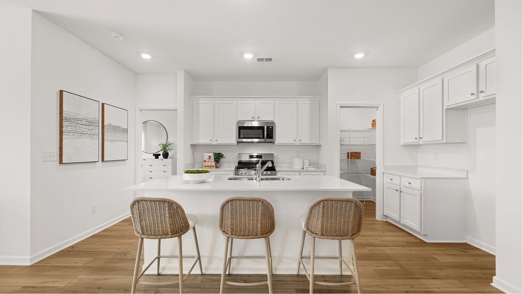 Parker Core N101 Alan Kitchen 2of4 F1 Base2 060625