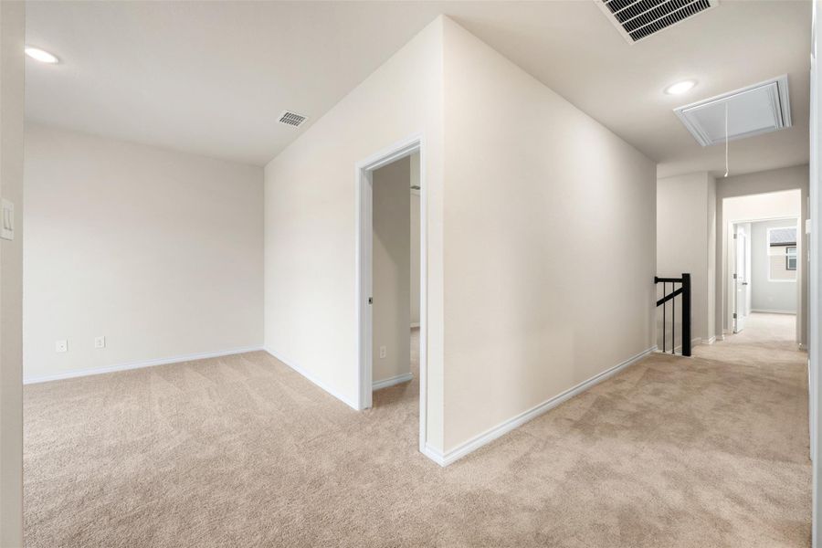 Representative images and renderings are for illustrative purposes. Actual structural options and design finishes of home may vary.