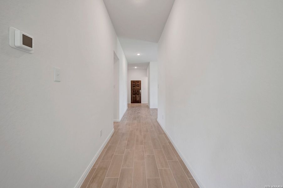 Spacious, unfurnished interior of a new home in Chaparral Ranch, Floresville (Image 15).