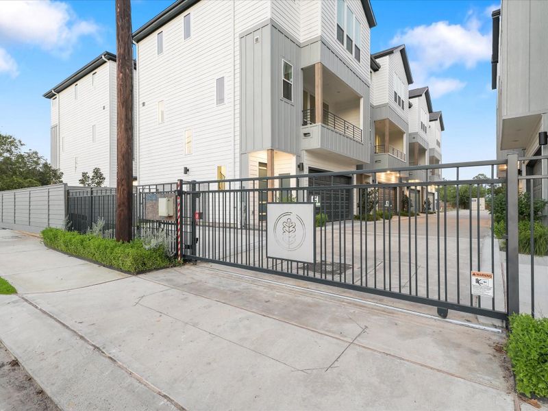 Image 12 of a home in Reserve At Oak Forest.