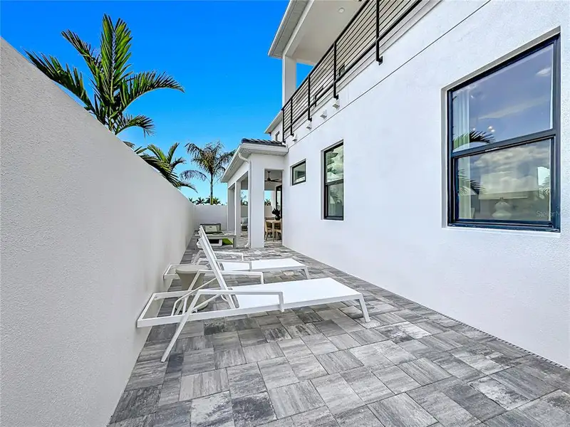Exterior details and patio area of a home in , Bradenton (Image 29).