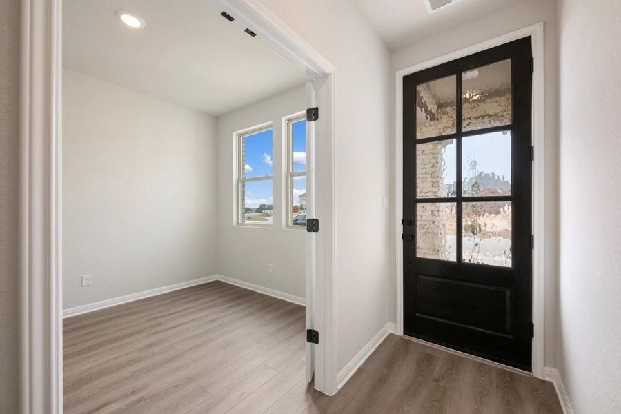 Spacious, unfurnished interior of a new home in Berry Creek Highlands, Georgetown (Image 22).