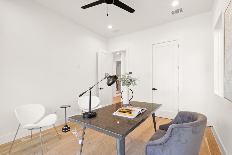 Furnished interior view inside a new home in , Dallas (Image 7).