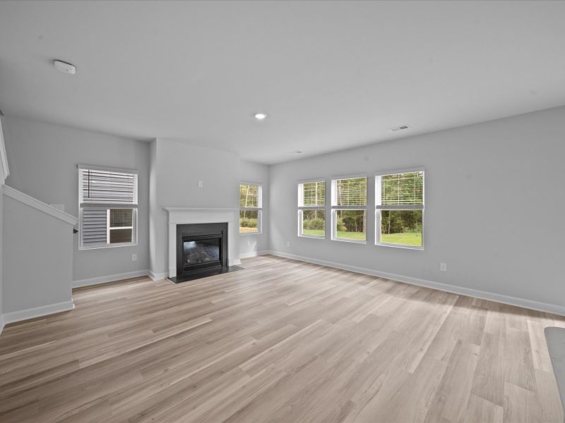 Spacious, unfurnished interior of a new home in Vickery Station, Woodruff (Image 12).