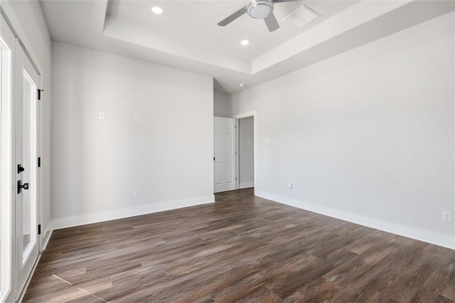 Spacious, unfurnished interior of a new home in , Houston (Image 23).