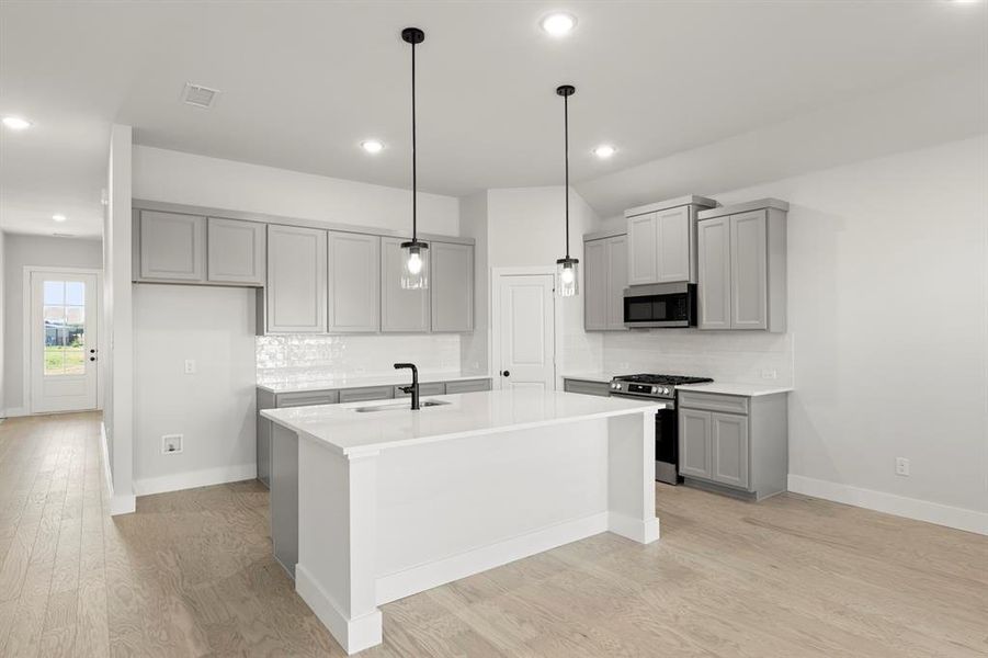 10. 2352 Bell - Kitchen (2)