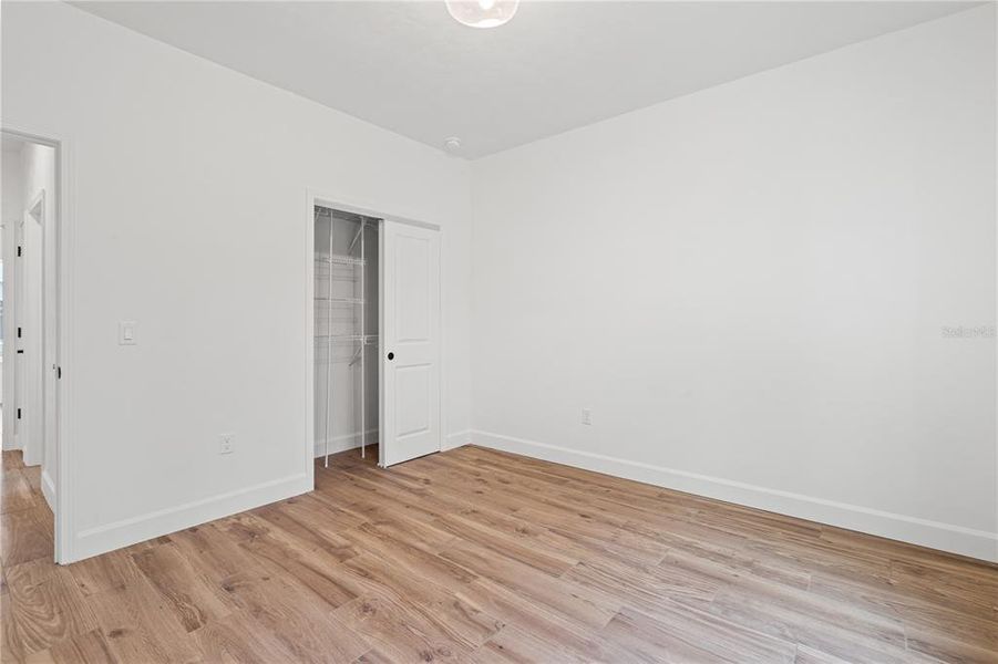 Spacious, unfurnished interior of a new home in , Bronson (Image 23).
