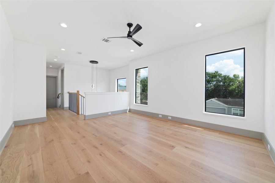 Spacious, unfurnished interior of a new home in , Bellaire (Image 23). Spacious, unfurnished interior of a new home in , Bellaire (Image 23).