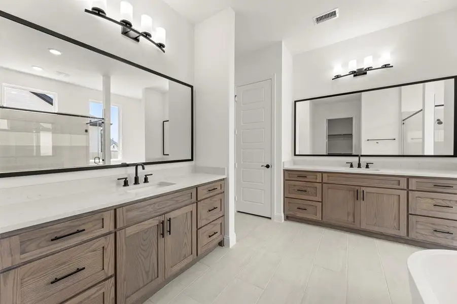 16. 3216 Patterson Court - Bath (2)