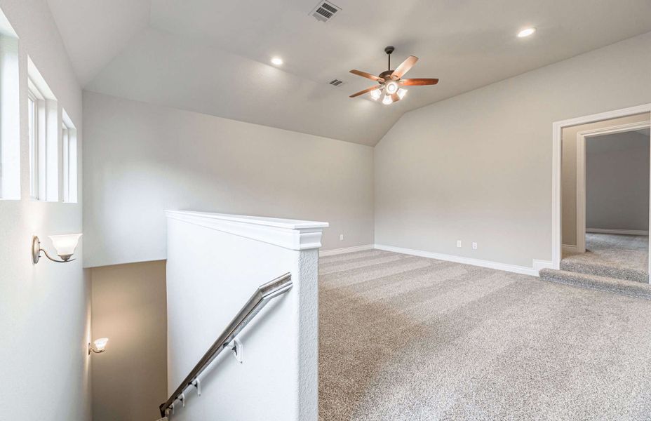 Representative unfurnished interior of a home built from the 3326 by Ravenna Homes in Cross Creek West, Fulshear (Image 55).