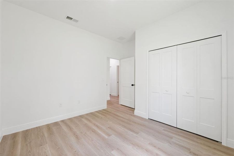 Spacious, unfurnished interior of a new home in , Ocala (Image 23).