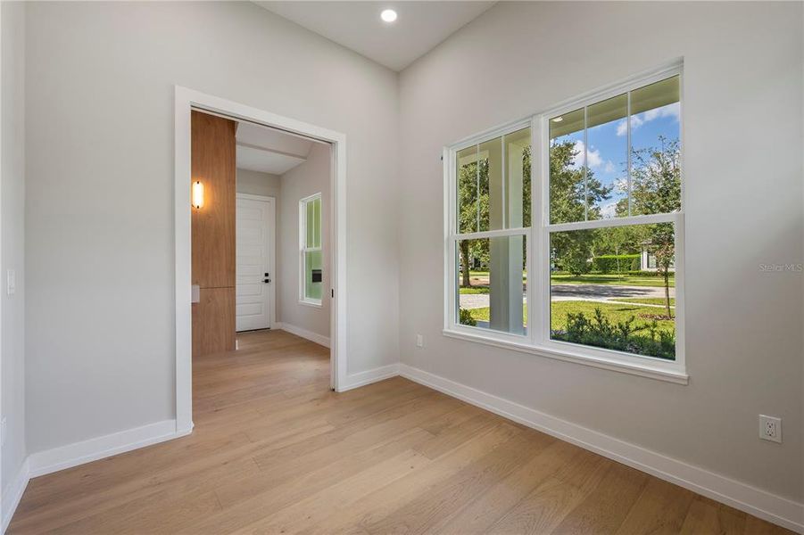 Spacious, unfurnished interior of a new home in , Winter Park (Image 20).