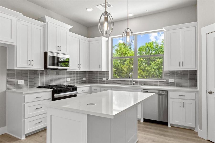 013-8517DelRioTrail-Rowlett-TX-75089-Kitchen.jpg-SMALL