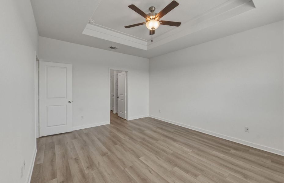 Spacious, unfurnished interior of a new home in Skyview, Belton (Image 15).