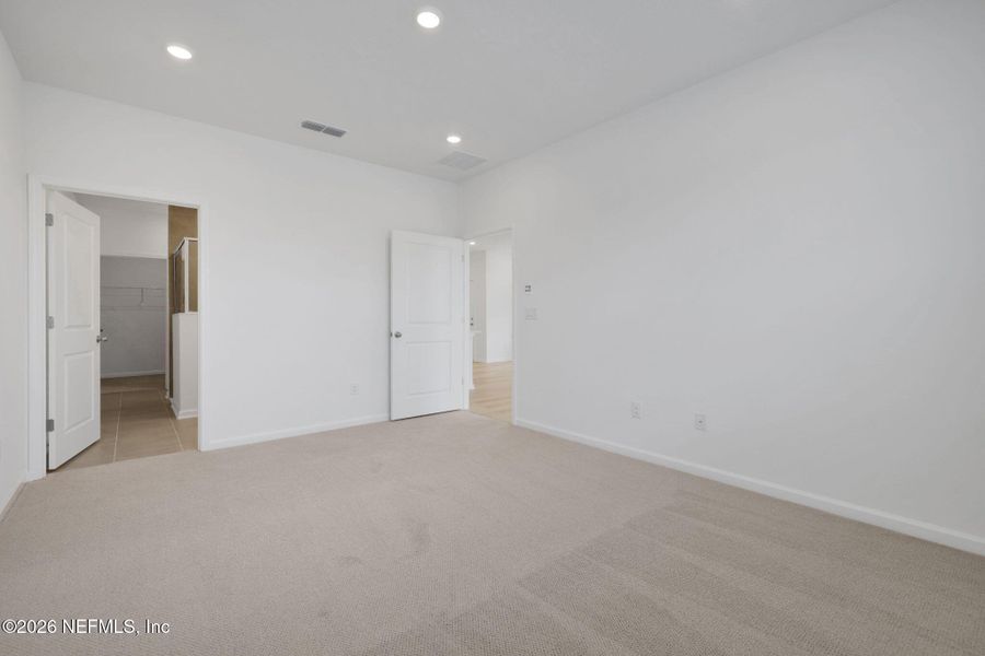 Spacious, unfurnished interior of a new home in , St. Augustine (Image 24).