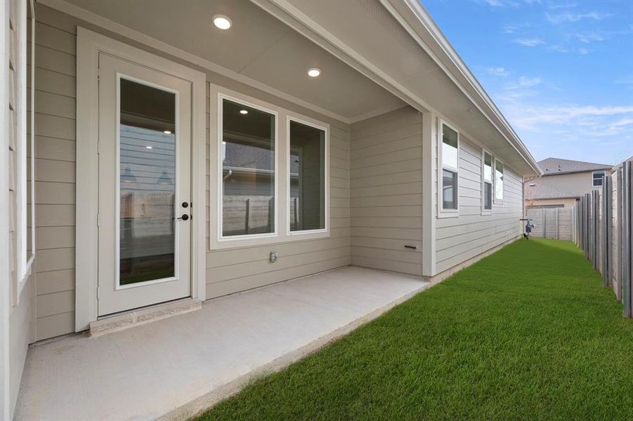 25. 3137 Eddington - Patio