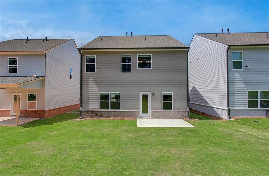 Exterior details and patio area of a home in Crofton Place Enclave, Snellville (Image 3).