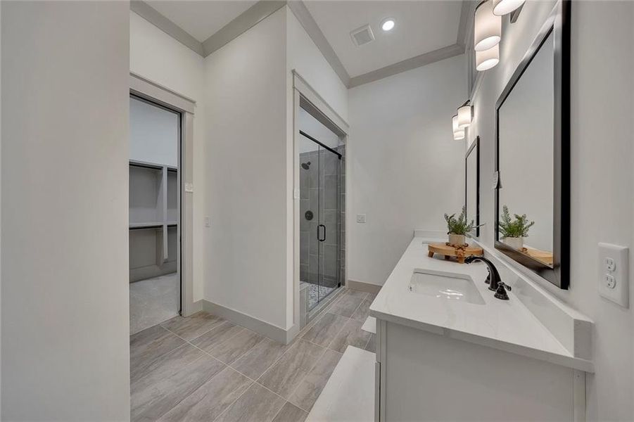 Furnished interior view inside a new home in , Jasper (Image 9).