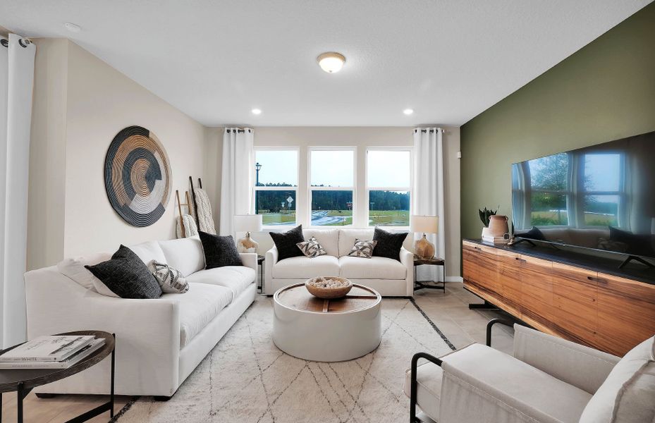 Furnished interior view inside a new home in Double Branch, Middleburg (Image 4).