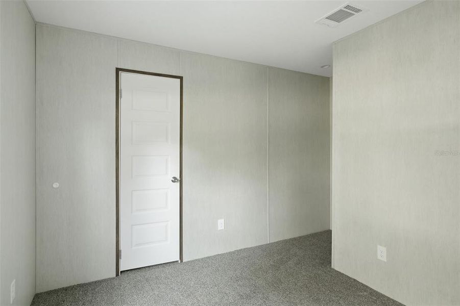 Spacious, unfurnished interior of a new home in , Spring Hill (Image 7).