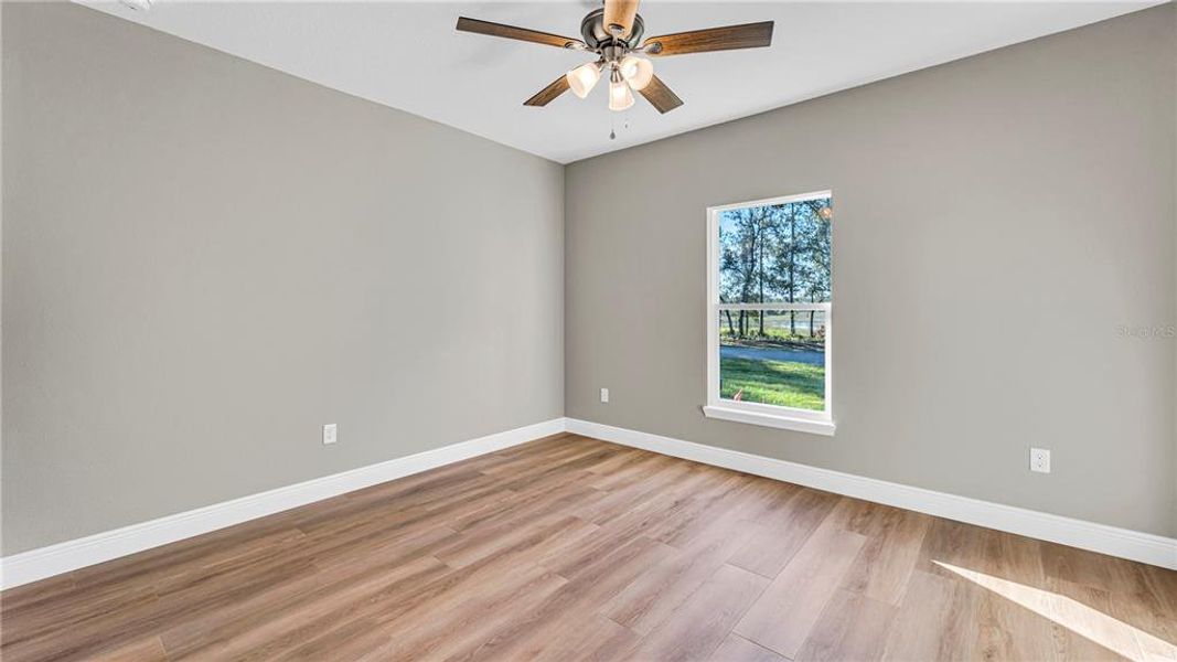 Spacious, unfurnished interior of a new home in , Deltona (Image 12).