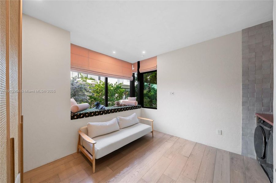 Furnished interior view inside a new home in , Miami Beach (Image 63).