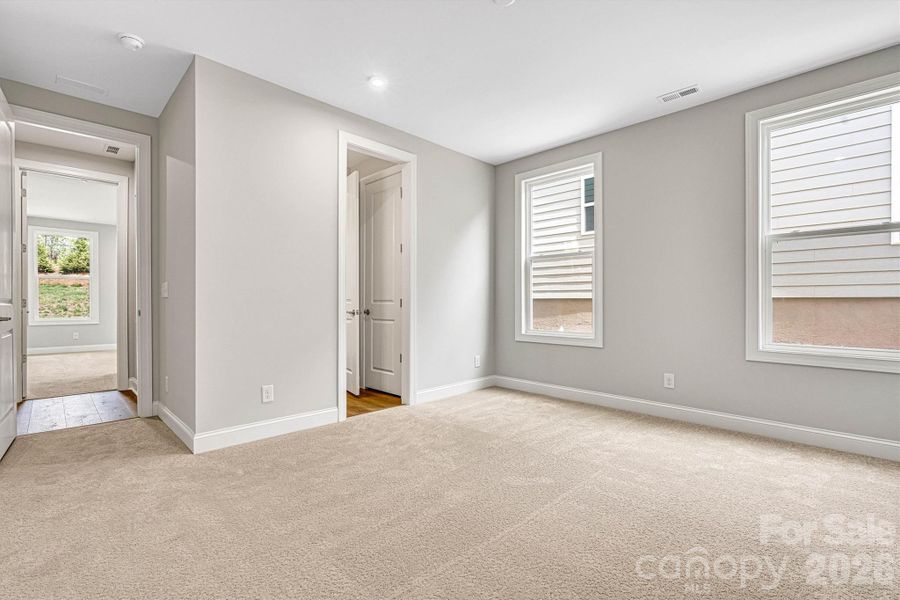 Spacious, unfurnished interior of a new home in Cresswind Charlotte, Charlotte (Image 26).