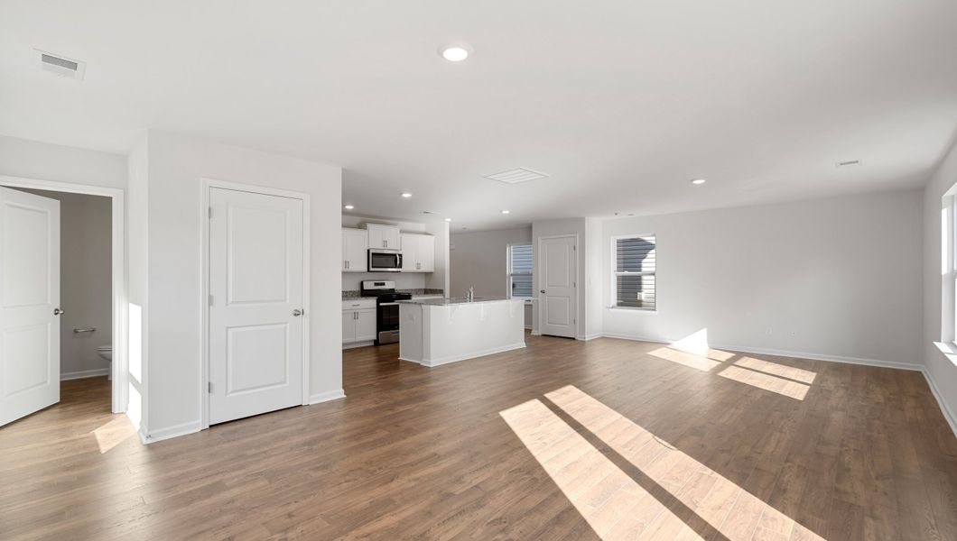 Representative unfurnished interior of a home built from the Elston by D.R. Horton in Paddock Point, Roebuck (Image 24).
