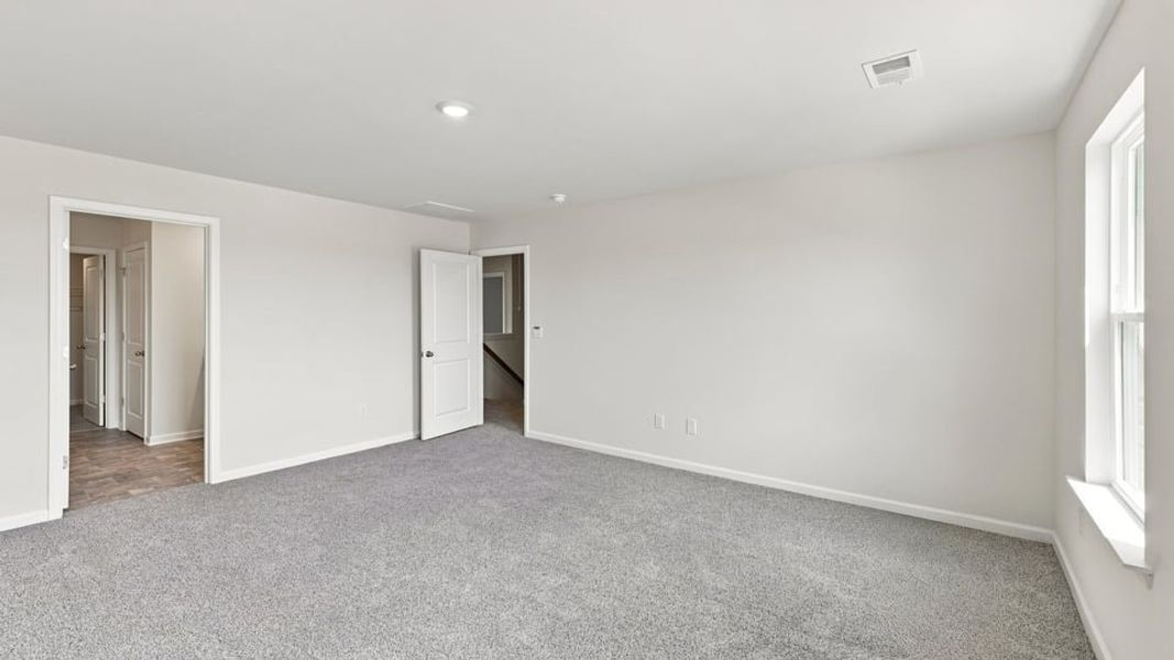 Spacious, unfurnished interior of a new home in Spring Ridge, Anderson (Image 34).