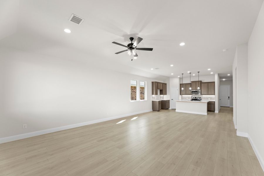 Representative unfurnished interior of a home built from the Patriot by Rockwell Homes in Creekside, Royse City (Image 28). Representative unfurnished interior of a home built from the Patriot by Rockwell Homes in Creekside, Royse City (Image 28).