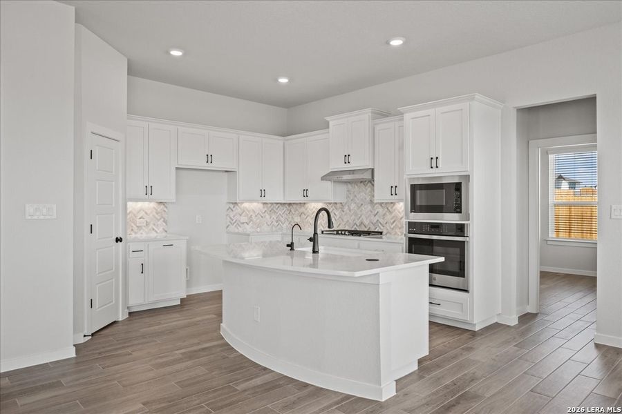 Furnished interior view inside a new home in Meyer Ranch, New Braunfels (Image 9). Furnished interior view inside a new home in Meyer Ranch, New Braunfels (Image 9).