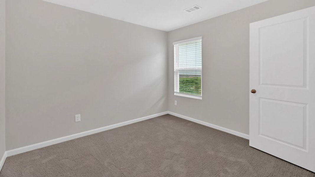 Spacious, unfurnished interior of a new home in Ferry Grove, Lexington (Image 9).