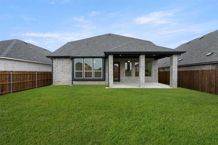 1324 Rothland- Back-2 1324 Rothland- Back-2