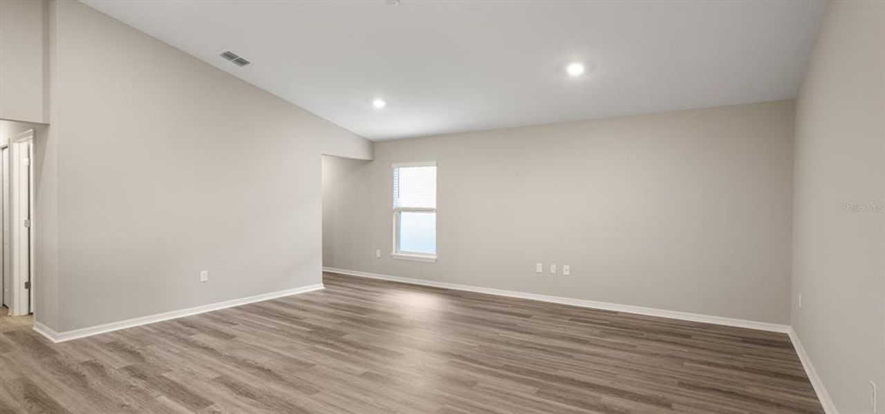 Spacious, unfurnished interior of a new home in Vista Trace, Belleview (Image 12).