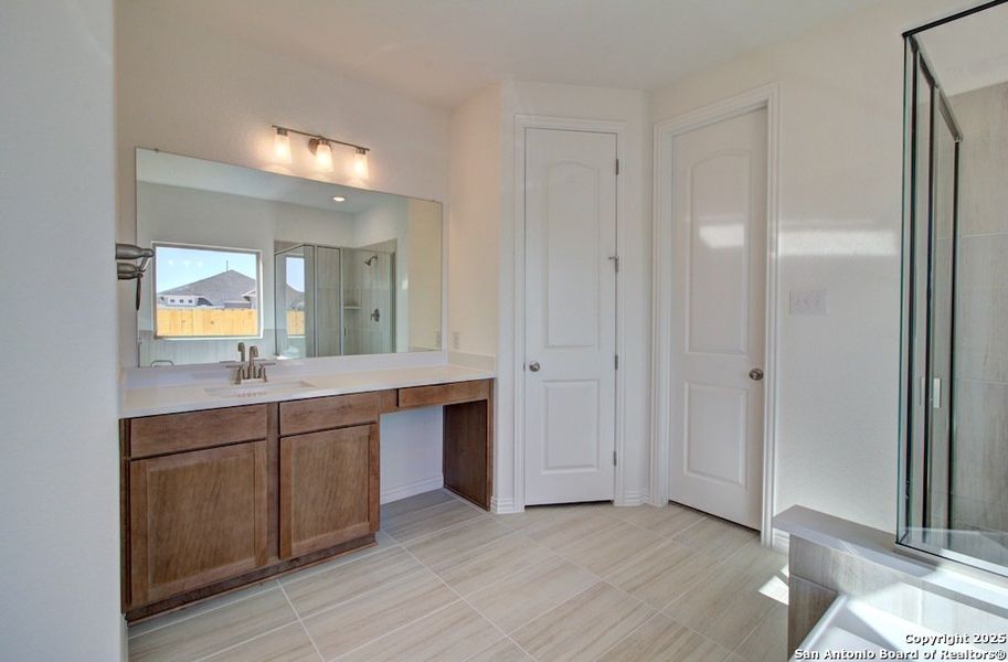 Furnished interior view inside a new home in Meyer Ranch – Premier, New Braunfels (Image 9).